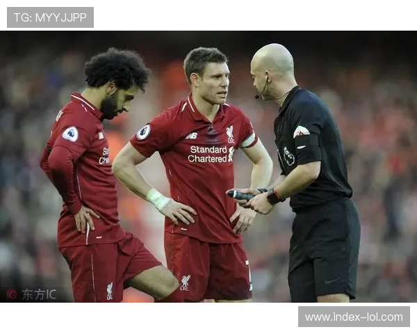 英超名哨奥利弗执法利物浦对曼联大战焦点之战引球迷热议